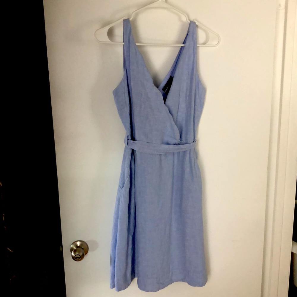 Light blue Linen dress w/ pockets !